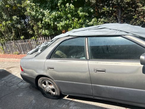Used 1997 Lexus ES 330 image 1