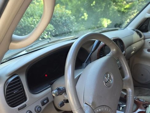 Used 2006 Toyota Sequoia Limited AWD/4WD image 11