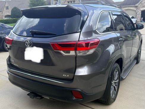 Used 2017 Toyota Highlander XLE FWD image 8