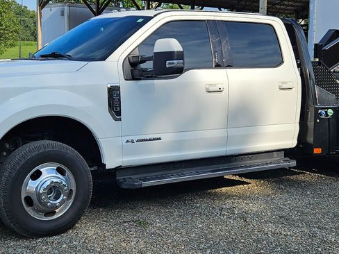 Used 2022 Ford F350 Lariat w/ Lariat Ultimate Package AWD/4WD image 4