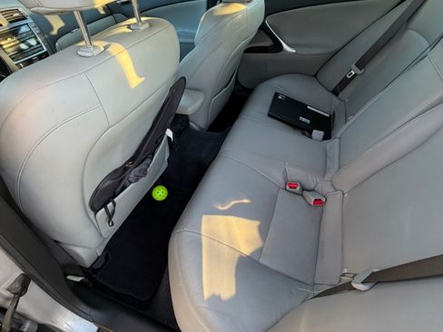 Used 2007 Lexus IS 250 w/ Premium Pkg RWD image 22