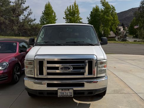 Used 2014 Ford E-350 and Econoline 350 XLT RWD image 1