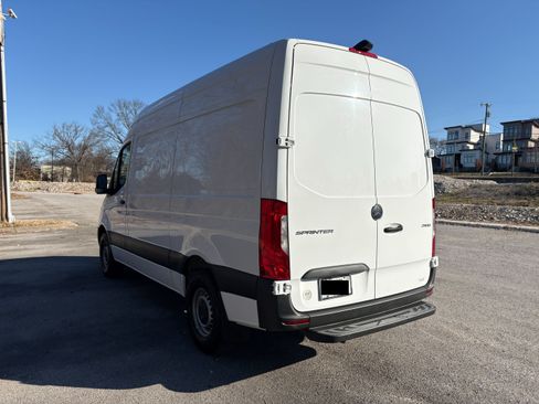 Used 2020 Mercedes-Benz Sprinter 2500 image 8