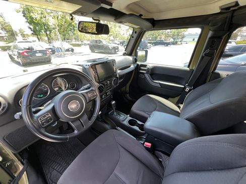 Used 2013 Jeep Wrangler Unlimited Sport AWD/4WD image 8
