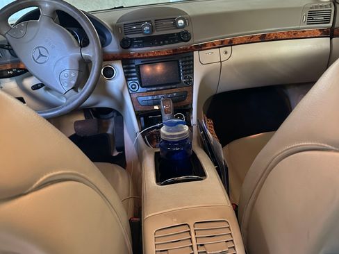 Used 2005 Mercedes-Benz E 500 Sedan image 10