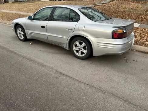 Used 2002 Pontiac Bonneville SLE w/ Heat & Seat Pkg image 2