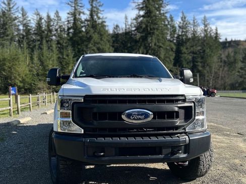 Used 2020 Ford F250 XL w/ Power Equipment Group AWD/4WD image 2