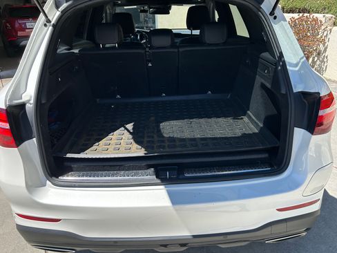 Used 2019 Mercedes-Benz GLC 350e 4MATIC image 10