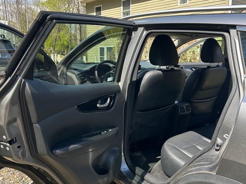 Used 2018 Nissan Rogue Sport SL w/ SL Premium Package image 19