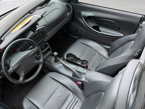 Used 1999 Porsche Boxster RWD image 11