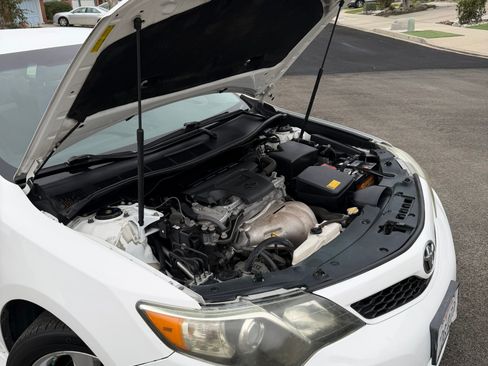 Used 2014 Toyota Camry SE image 29