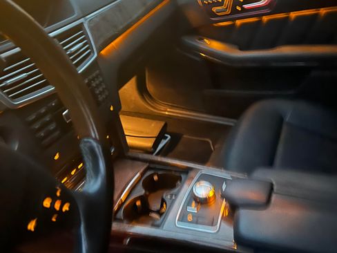 Used 2013 Mercedes-Benz E 350 4MATIC Sedan image 5