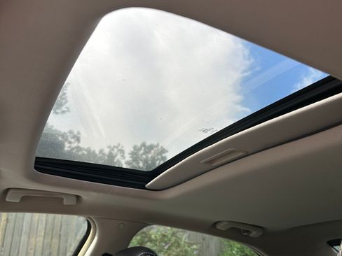 Used 2012 Ford Fusion SEL image 9