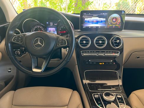 Used 2019 Mercedes-Benz GLC 300 w/ Premium Package image 8