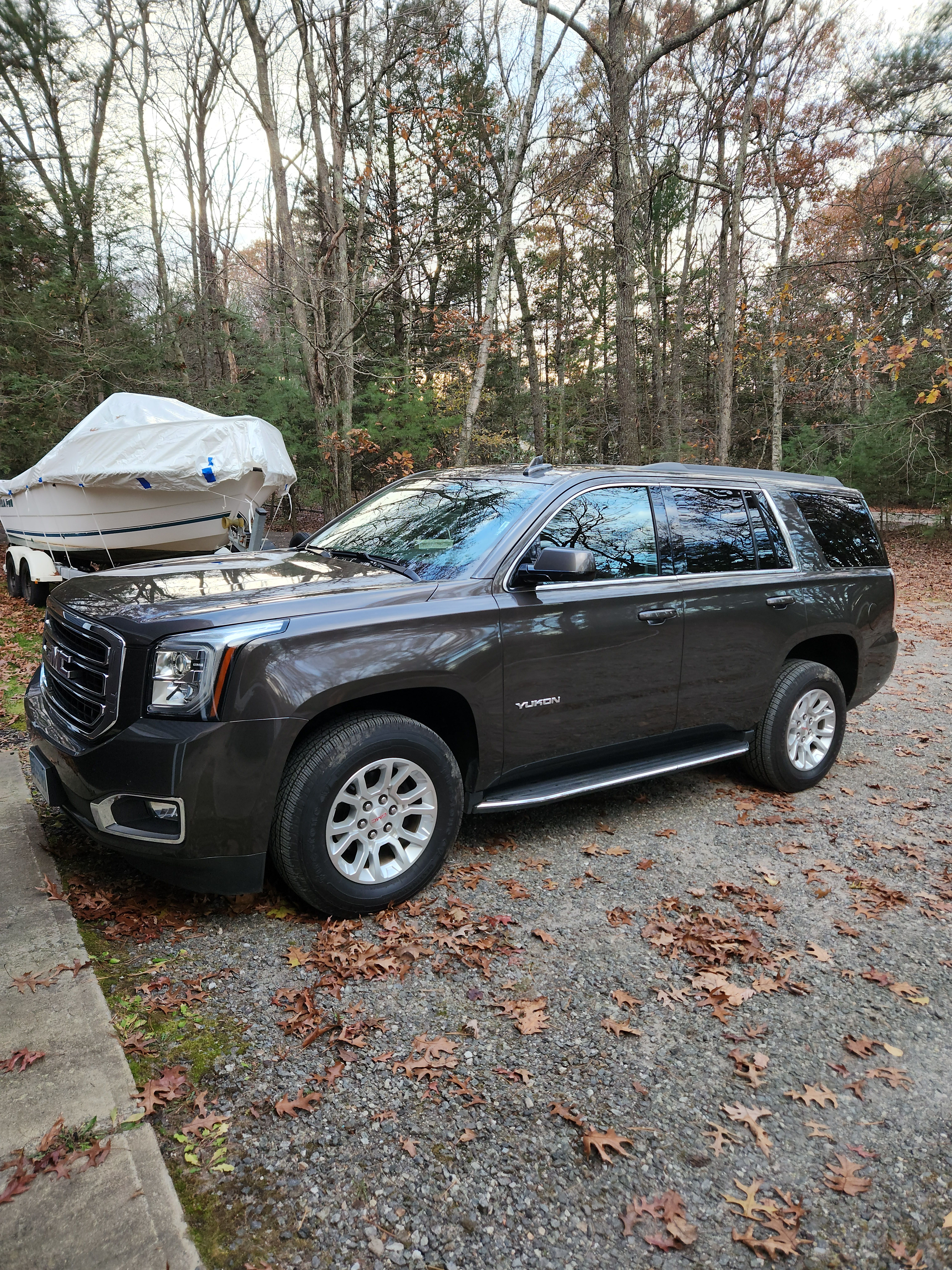 Used 2020 GMC Yukon SLT AWD/4WD image 2