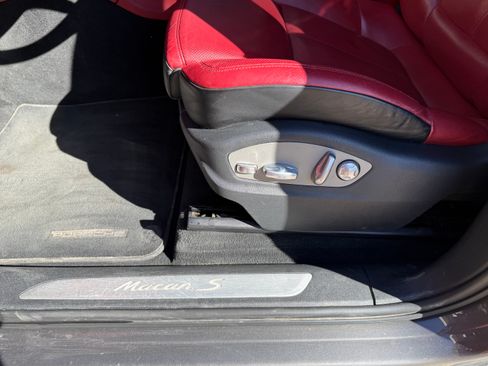 Used 2015 Porsche Macan S image 26