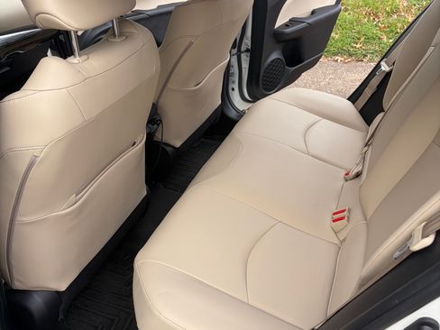 Used 2019 Toyota Prius Limited image 9