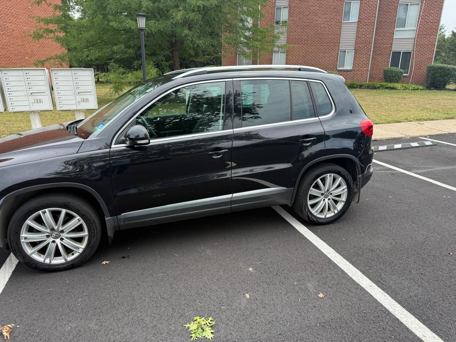 Used 2015 Volkswagen Tiguan SEL AWD/4WD image 5