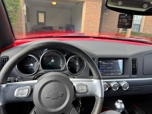 Used 2005 Chevrolet SSR w/ Preferred Equipment Group image 6