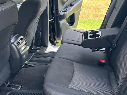 Used 2020 Nissan Pathfinder SV AWD/4WD image 18