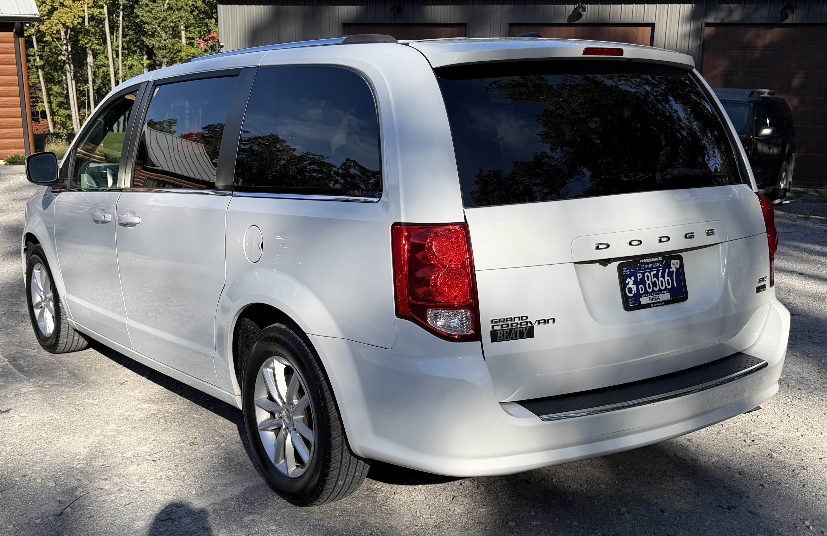 Used 2019 Dodge Grand Caravan SXT FWD image 4