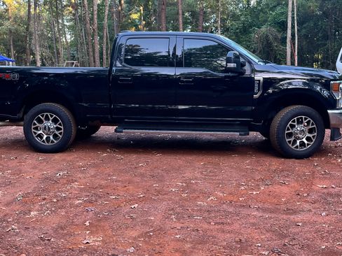 Used 2021 Ford F250 4x4 Crew Cab Super Duty image 2