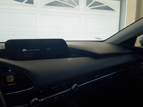 Used 2021 MAZDA MAZDA3 s image 12