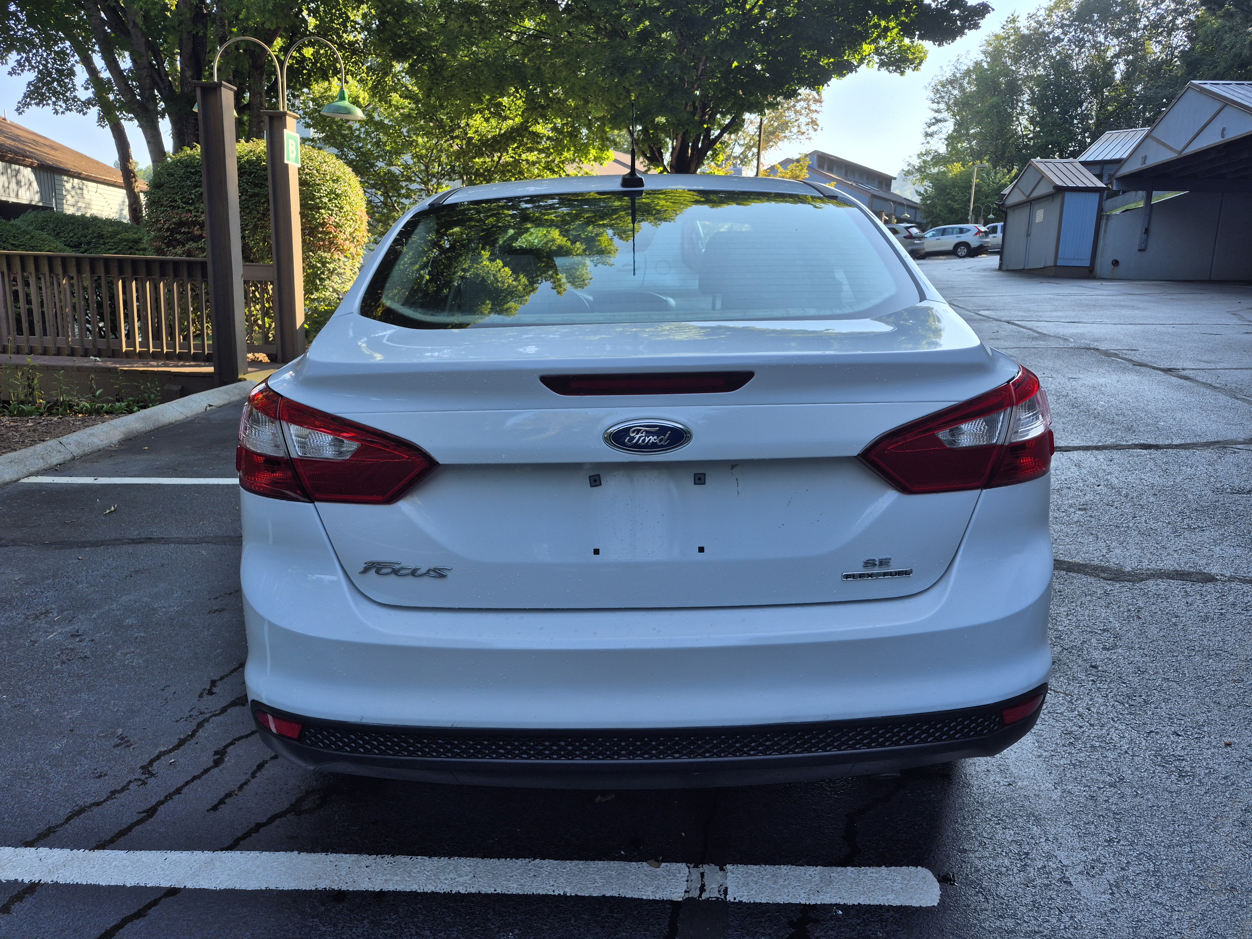 Used 2013 Ford Focus SE w/ SE Winter Pkg FWD image 8