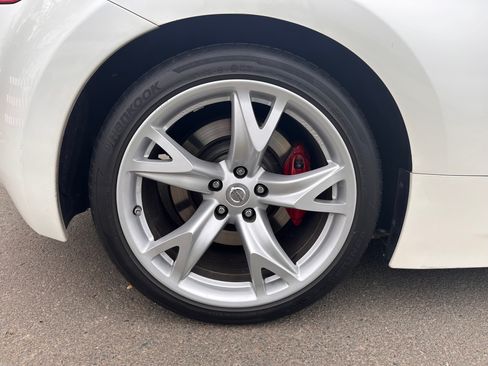 Used 2013 Nissan 370Z Touring w/ Sport Pkg image 16