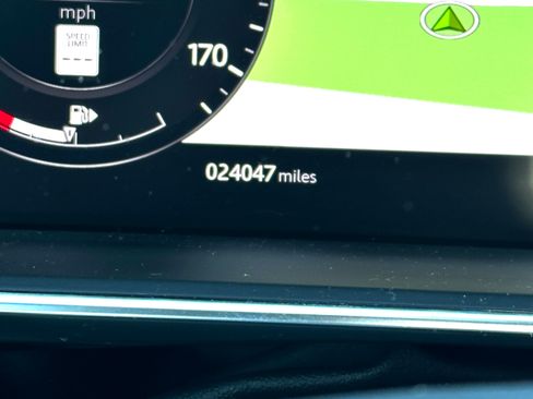 Used 2021 Land Rover Range Rover P525 Westminster Edition LWB image 13