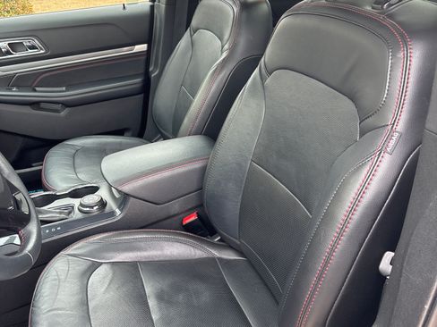 Used 2017 Ford Explorer Sport w/ Equipment Group 401A image 9