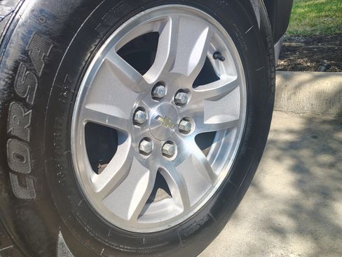 Used 2002 Chevrolet Tahoe LT image 16