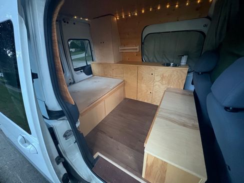 Used 2011 Ford Transit Connect XLT FWD image 4