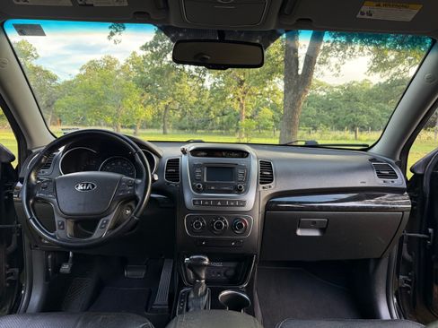 Used 2015 Kia Sorento LX FWD image 10