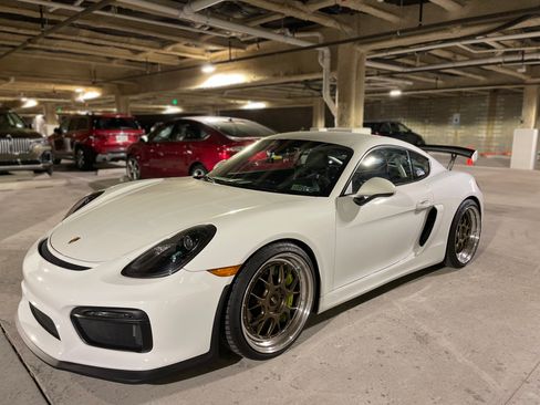 Used 2016 Porsche Cayman GT4 image 5