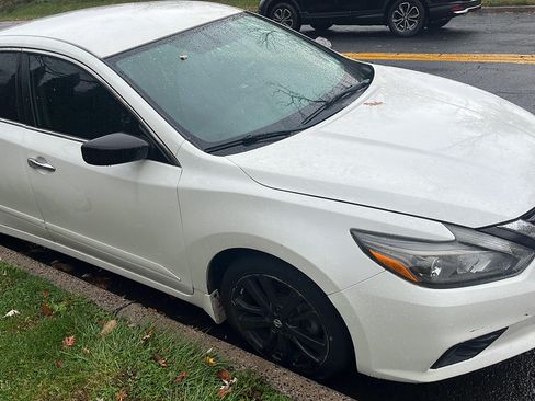 Used 2017 Nissan Altima 2.5 SR w/ Midnight Edition Package image 6