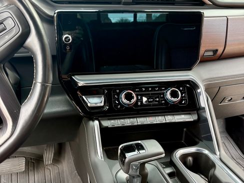 Used 2024 GMC Sierra 1500 Denali Ultimate image 10