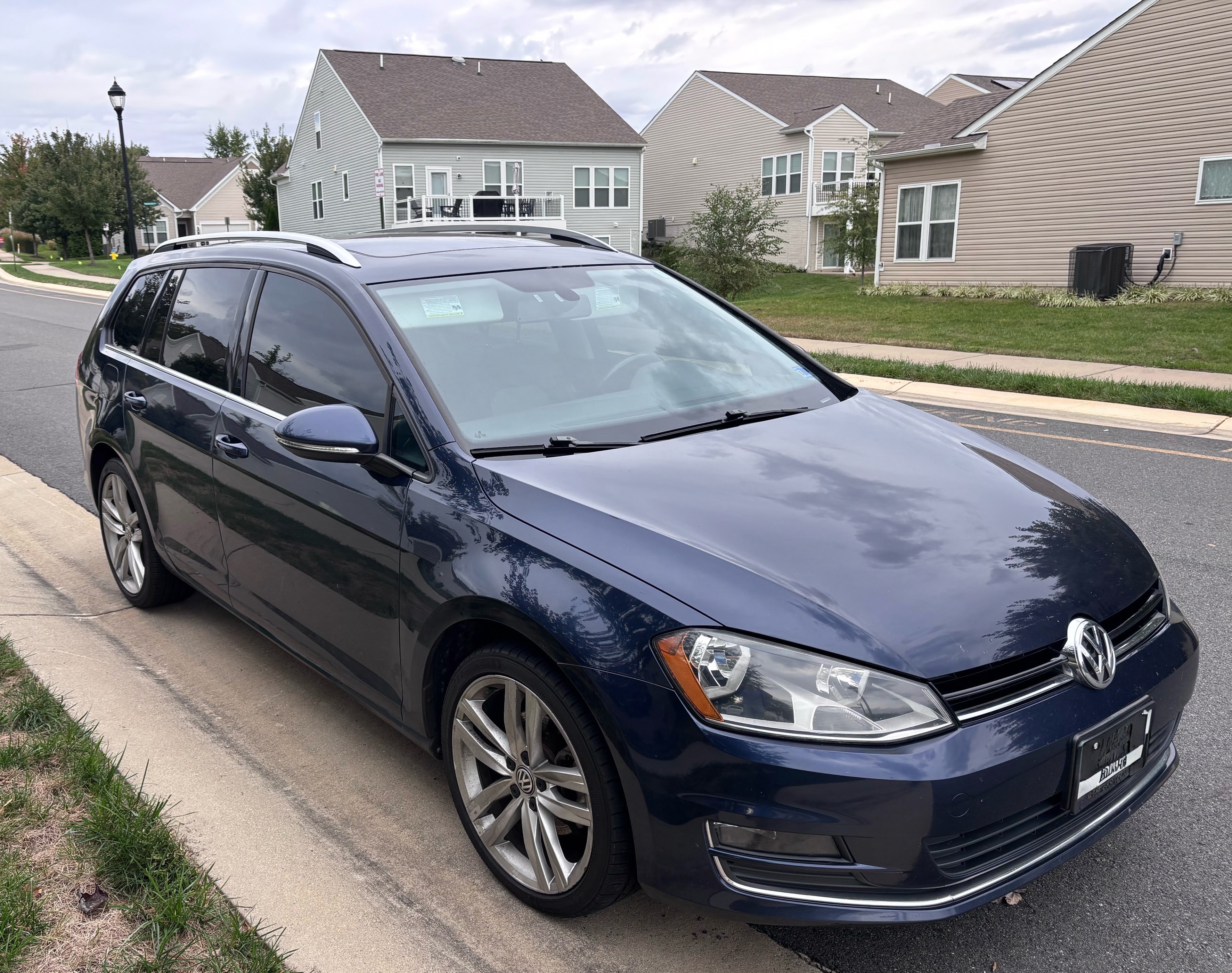 Used 2015 Volkswagen Golf TDI SEL FWD image 1