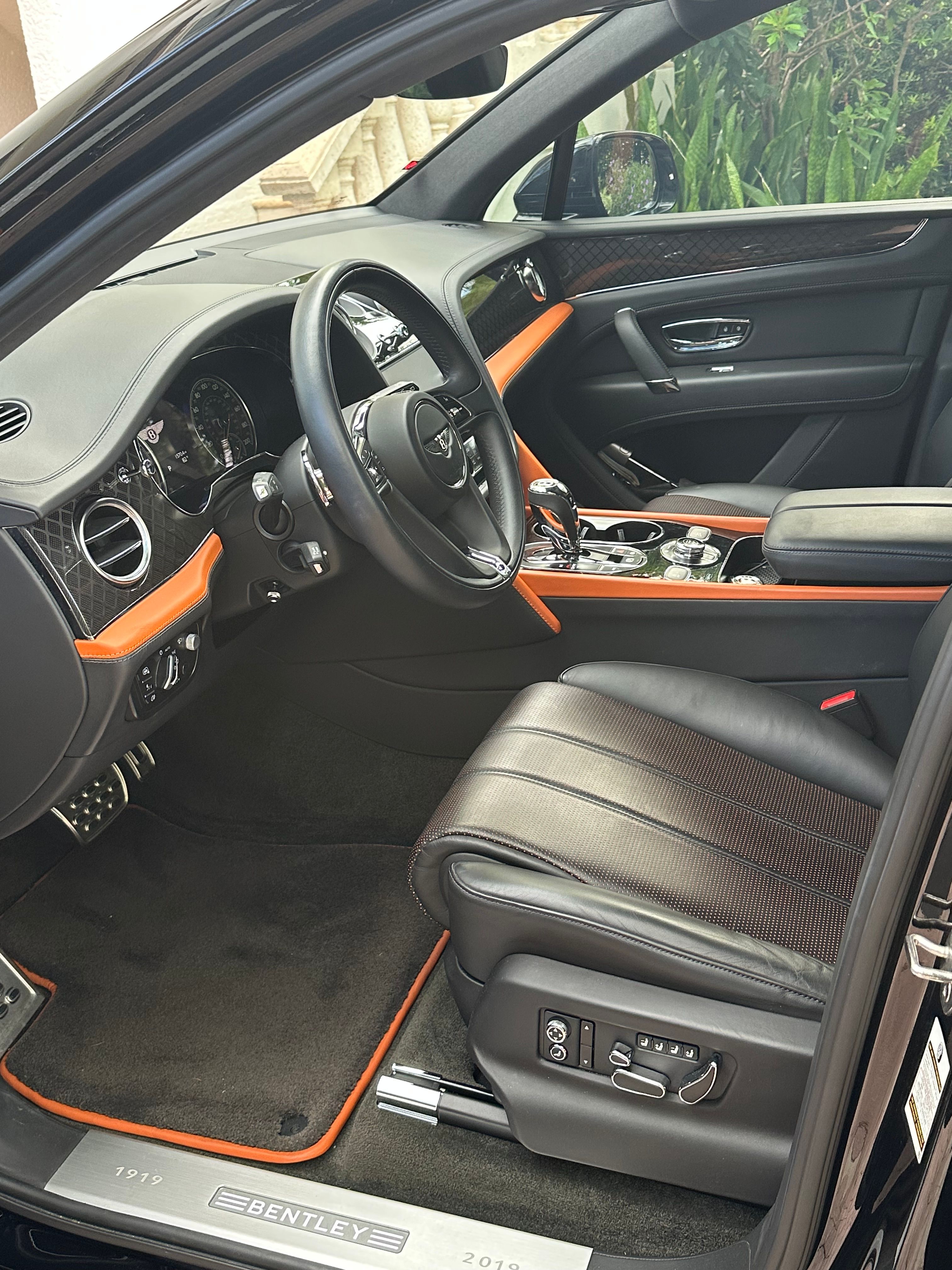 Used 2020 Bentley Bentayga AWD/4WD image 10
