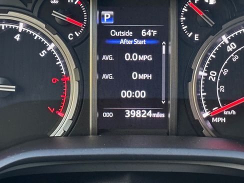 Used 2022 Toyota 4Runner Limited image 18