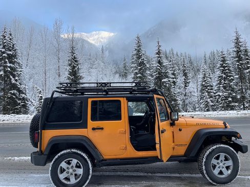 Used 2012 Jeep Wrangler Unlimited Rubicon w/ Max Tow Pkg image 6