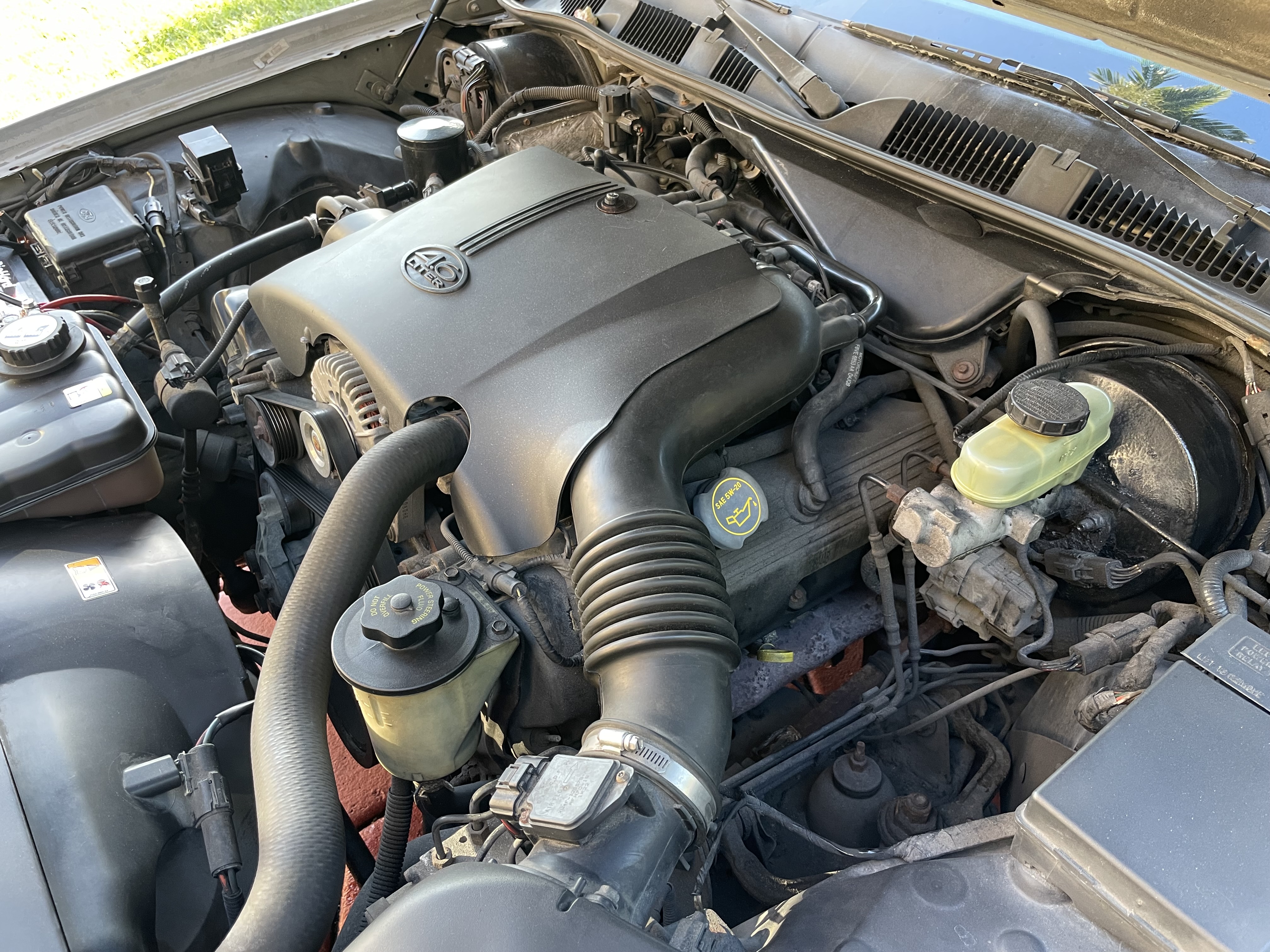 Used 2002 Ford Crown Victoria LX RWD image 15