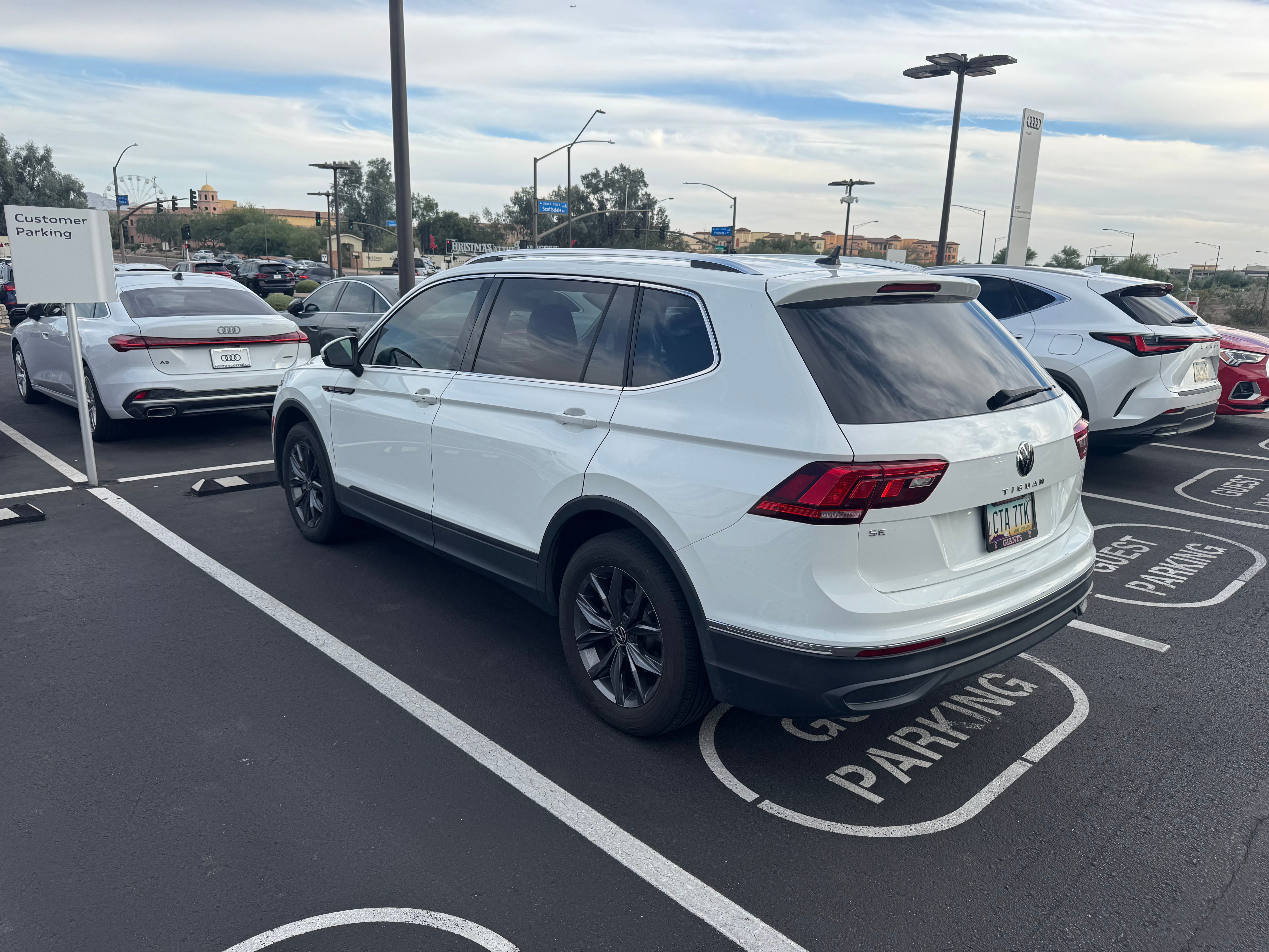 Used 2022 Volkswagen Tiguan SE FWD image 15