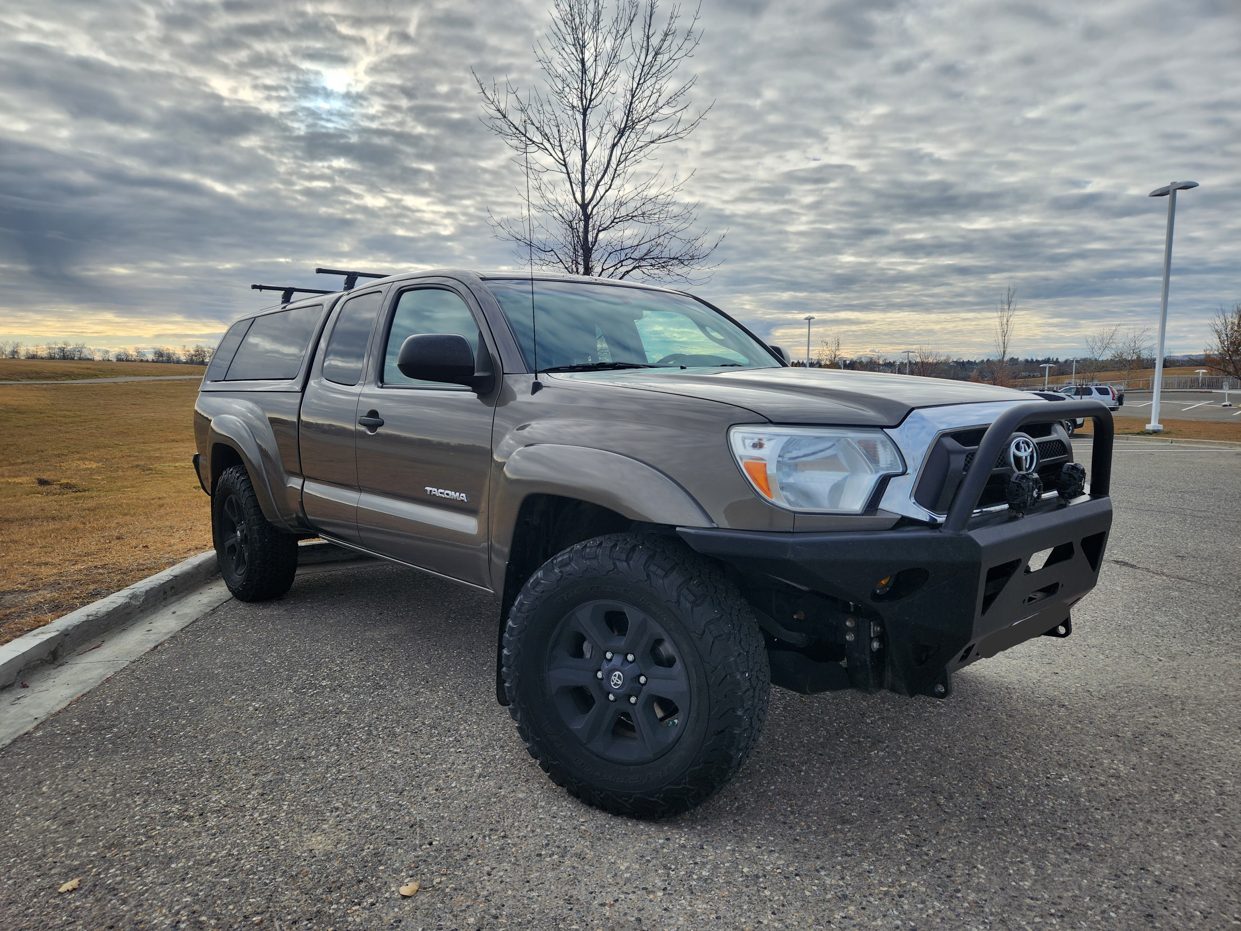 Used 2015 Toyota Tacoma 4x4 Access Cab w/ SR5 Package image 1