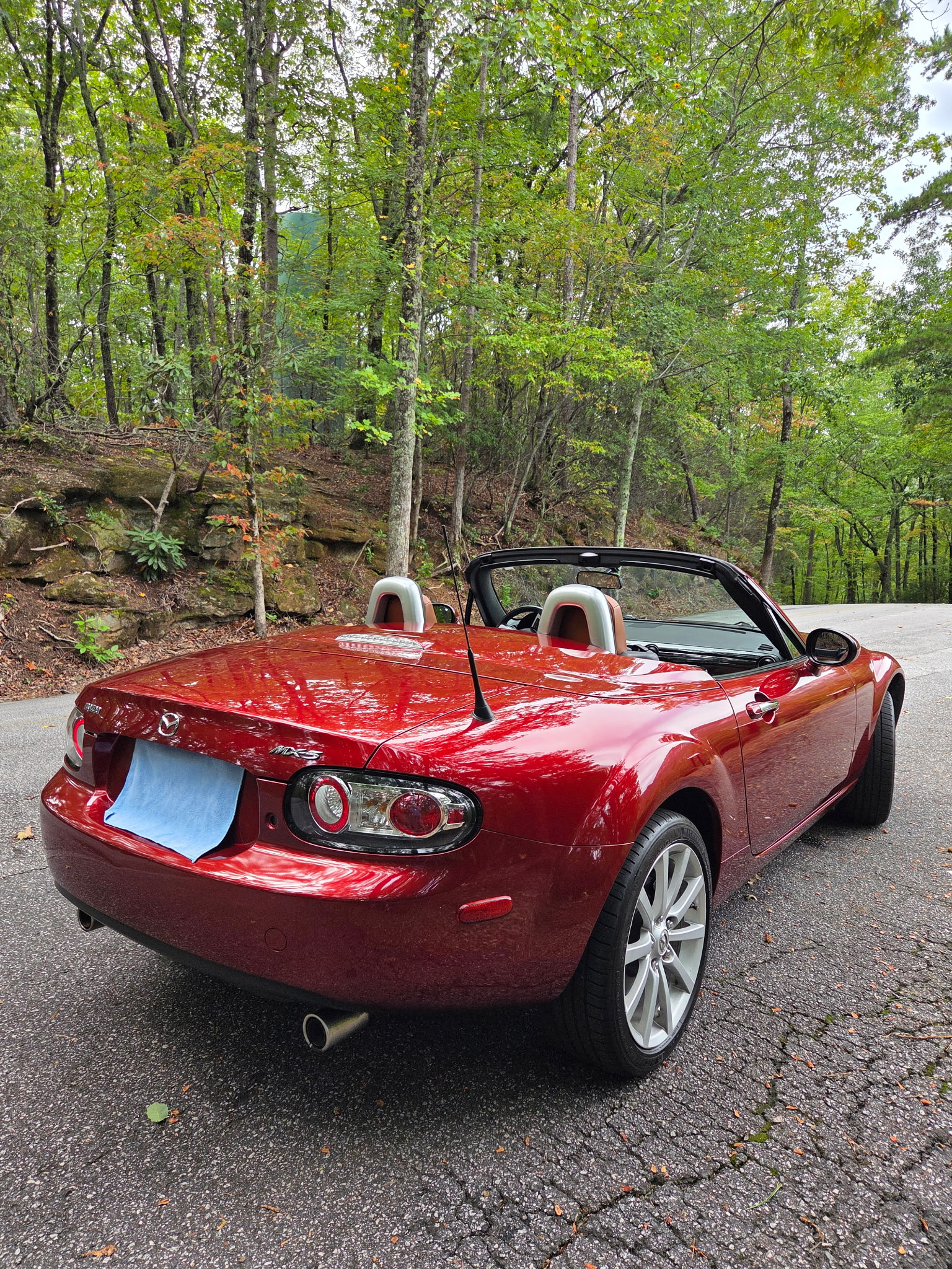 Used 2008 MAZDA MX-5 Miata Grand Touring RWD image 8