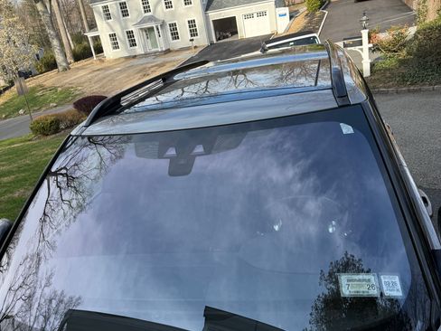 Used 2017 Land Rover Discovery HSE image 11