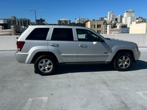 Used 2009 Jeep Grand Cherokee Laredo AWD/4WD image 14