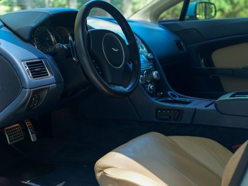 Used 2009 Aston Martin V8 Vantage Coupe RWD image 6
