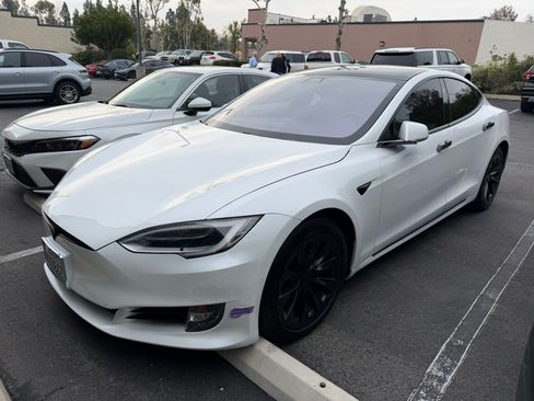Used 2019 Tesla Model S 100D image 1