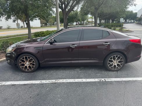 Used 2012 Kia Optima EX w/ Premium Pkg FWD image 2
